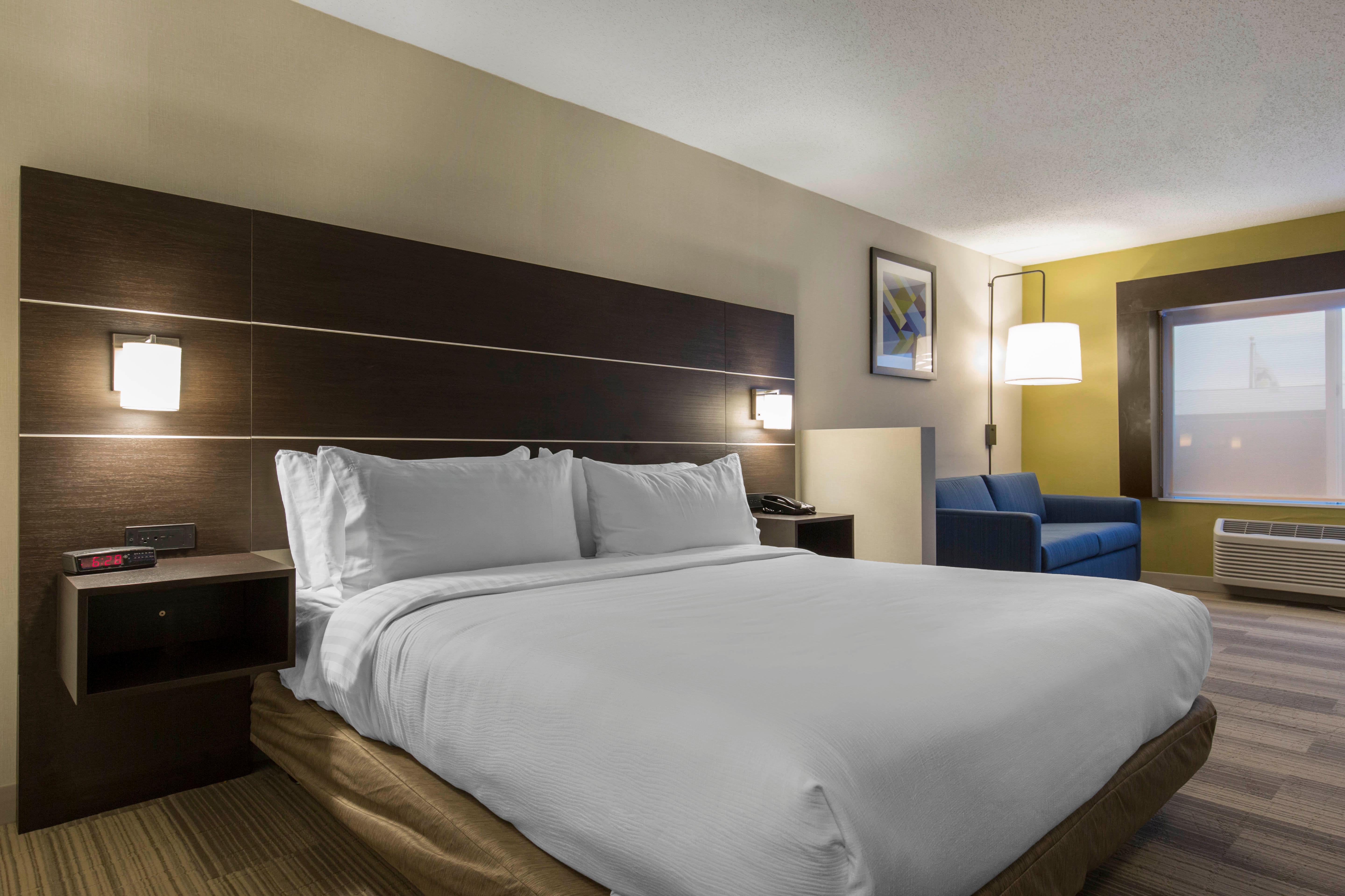 Holiday Inn Express And Suites Chicago West - St Charles By Ihg Saint Charles Bagian luar foto