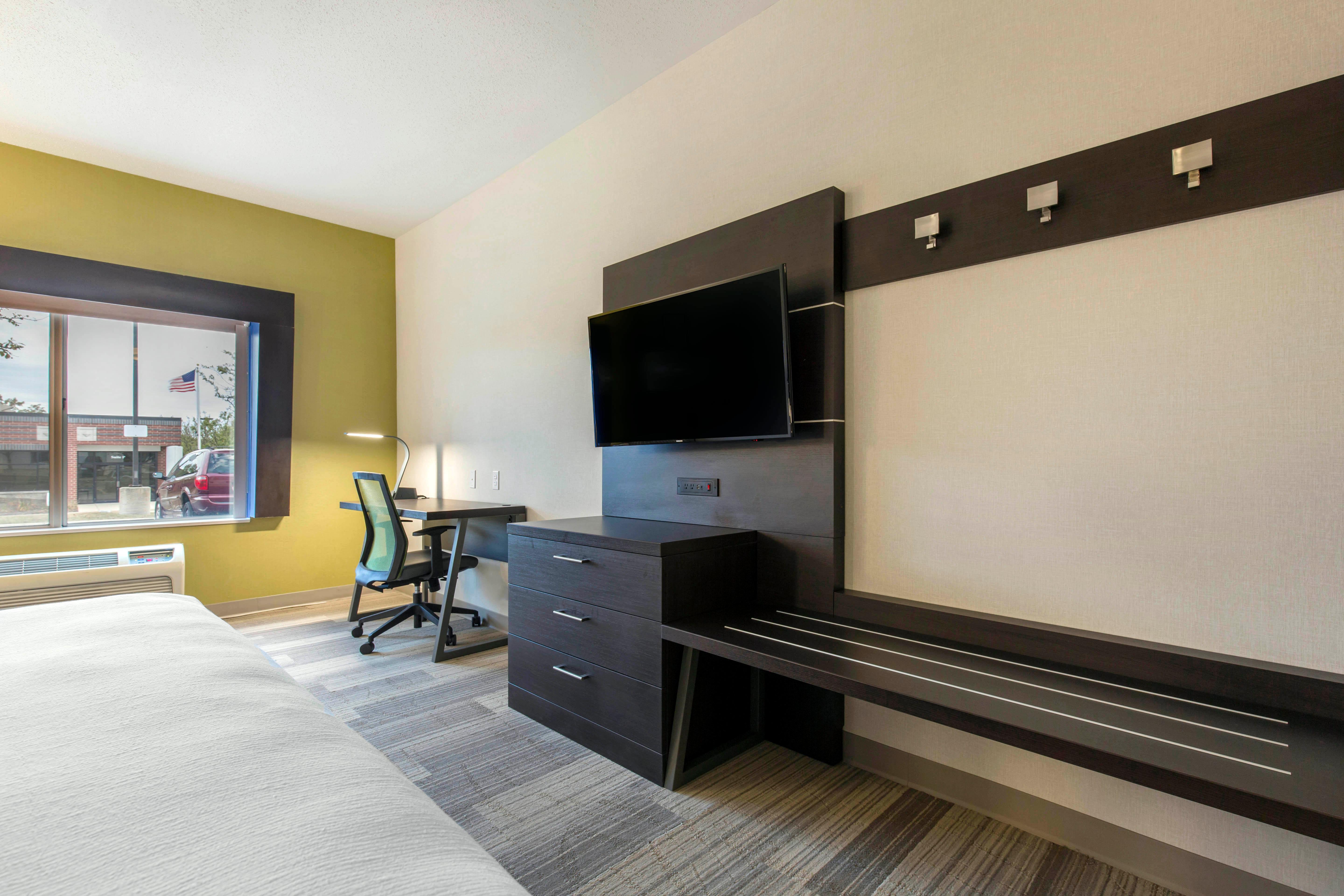 Holiday Inn Express And Suites Chicago West - St Charles By Ihg Saint Charles Bagian luar foto