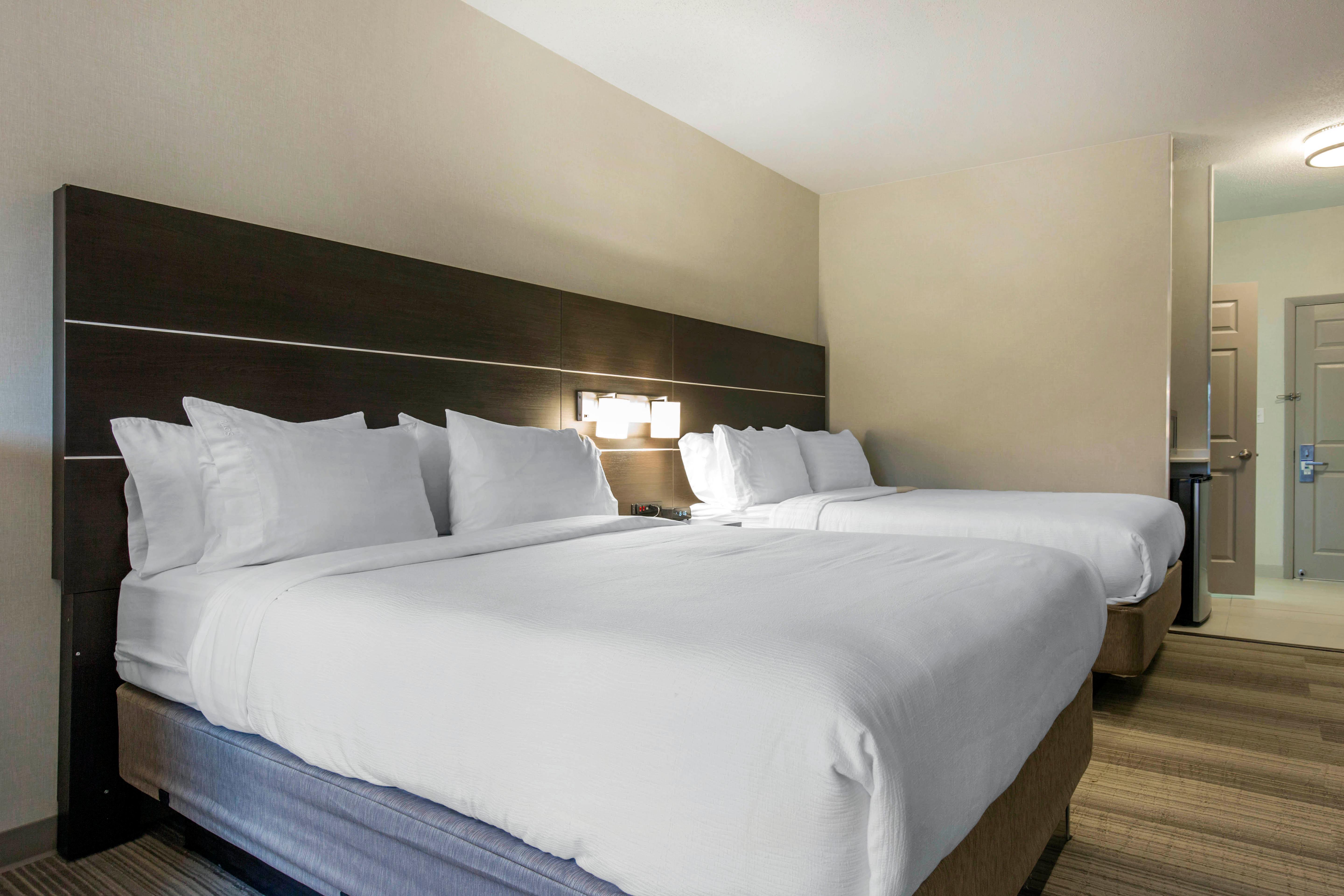 Holiday Inn Express And Suites Chicago West - St Charles By Ihg Saint Charles Bagian luar foto