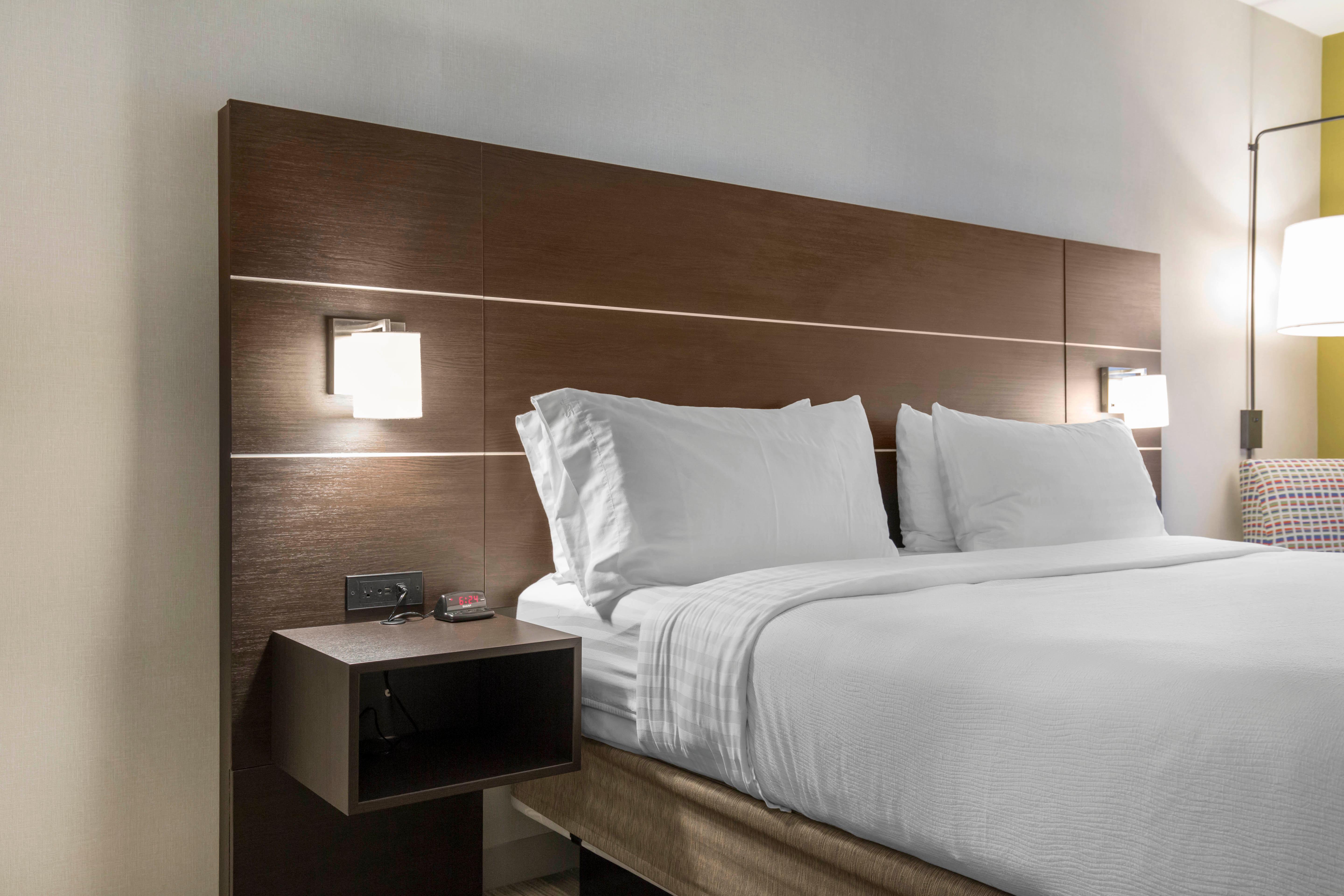 Holiday Inn Express And Suites Chicago West - St Charles By Ihg Saint Charles Bagian luar foto
