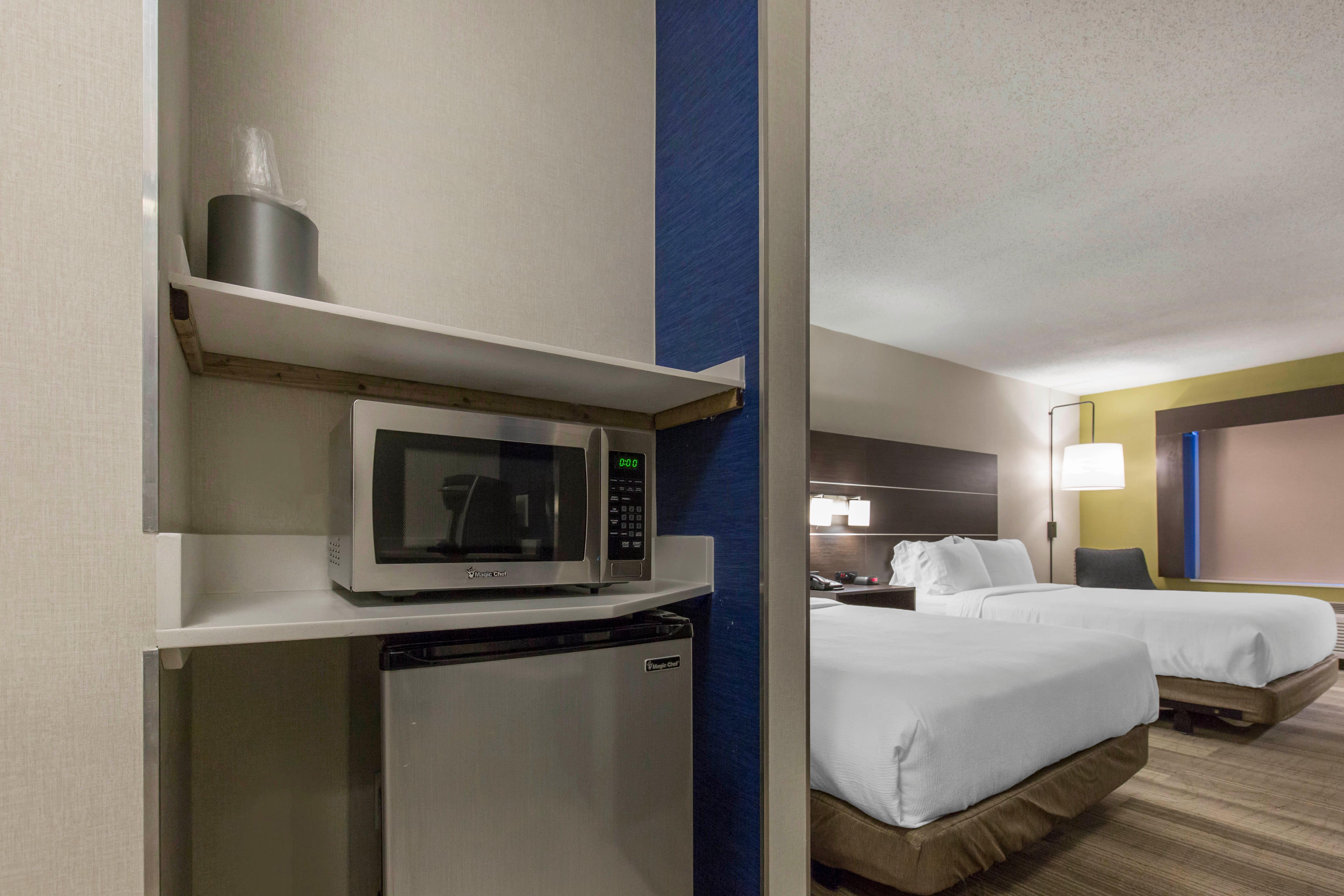 Holiday Inn Express And Suites Chicago West - St Charles By Ihg Saint Charles Bagian luar foto