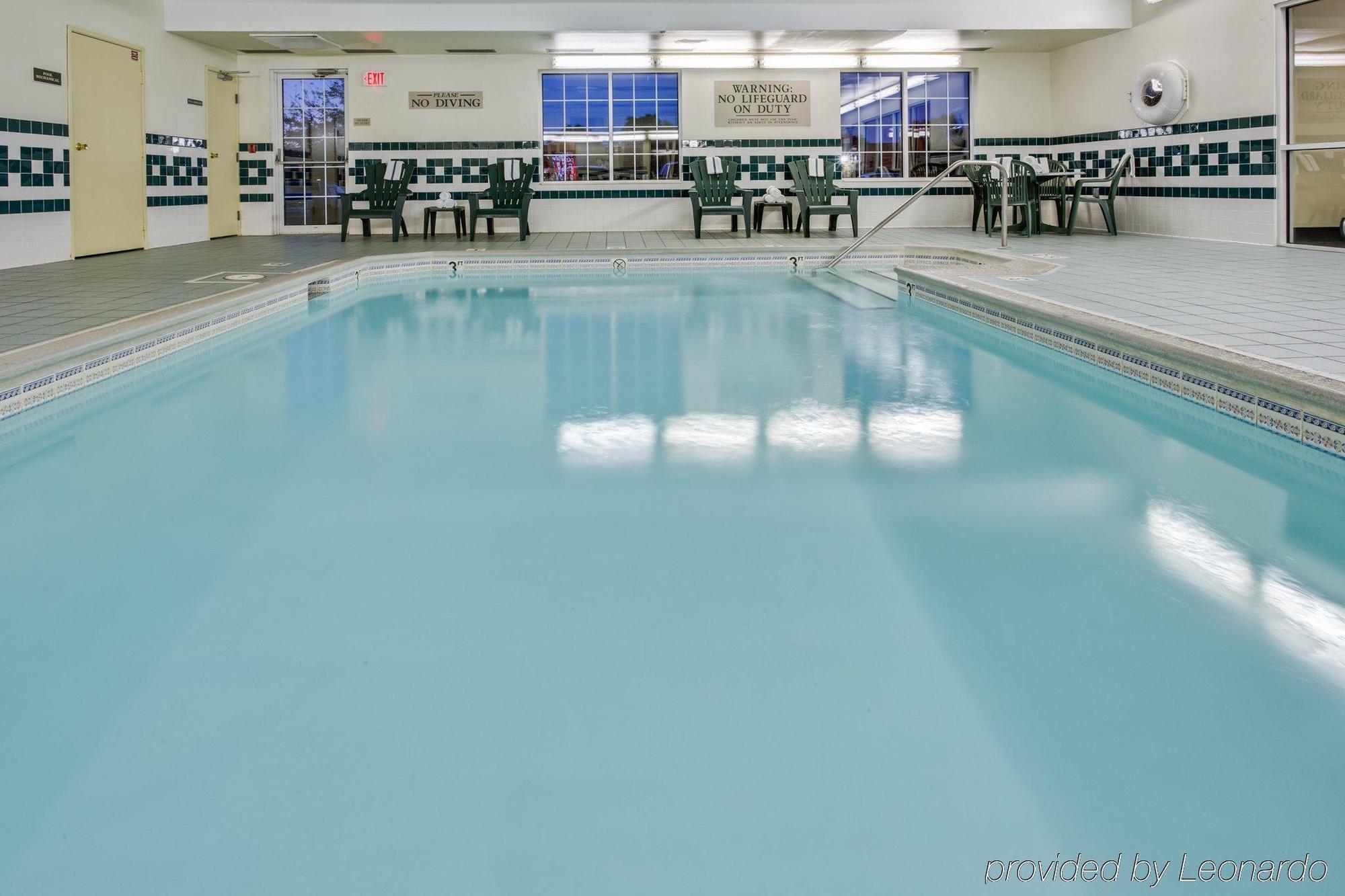 Holiday Inn Express And Suites Chicago West - St Charles By Ihg Saint Charles Bagian luar foto