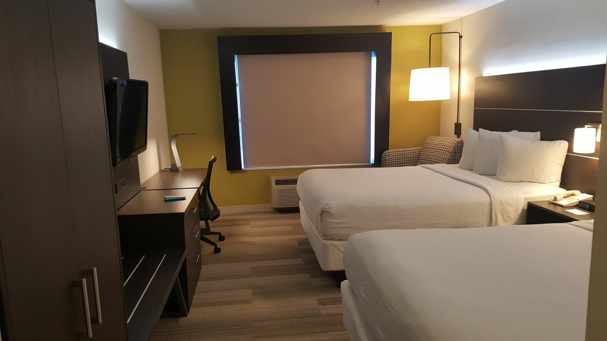 Holiday Inn Express And Suites Chicago West - St Charles By Ihg Saint Charles Bagian luar foto